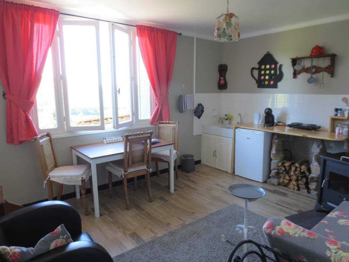 Formidable B&B Saint-Julien-le-Petit Bagian luar foto