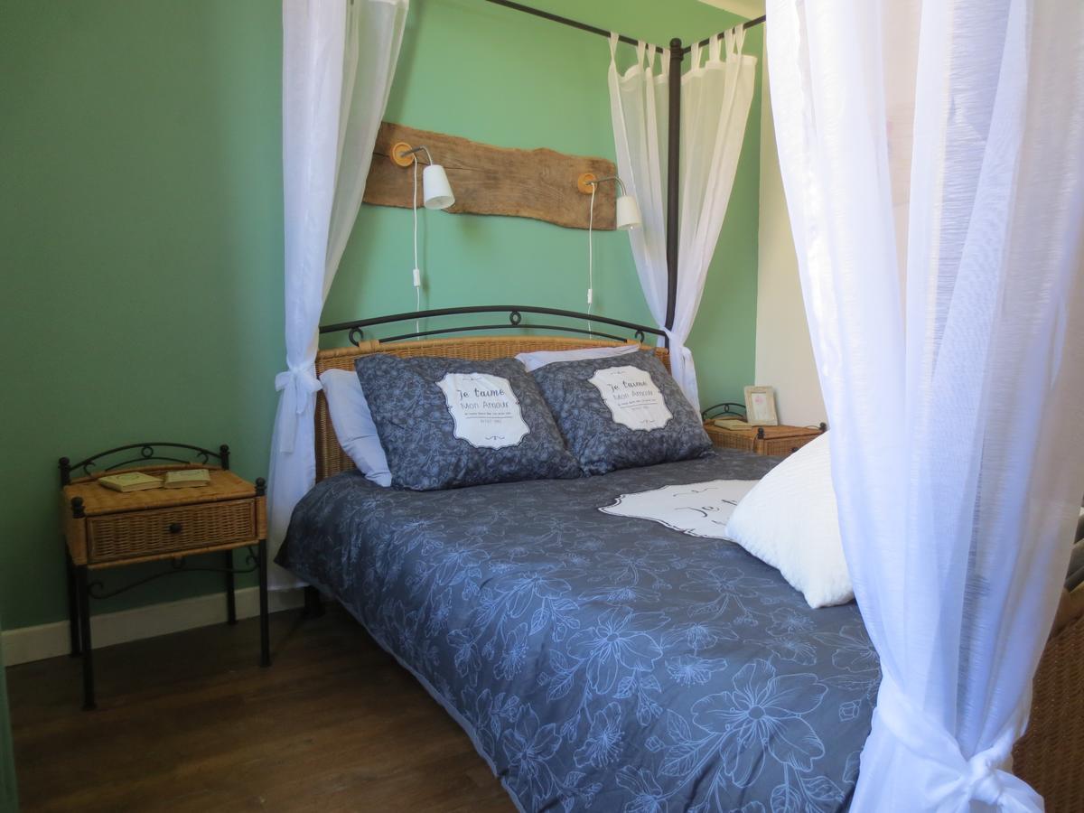 Formidable B&B Saint-Julien-le-Petit Bagian luar foto